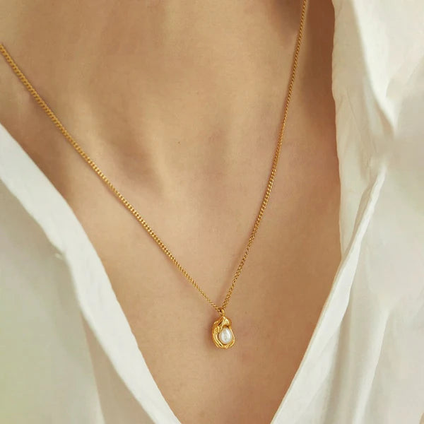 Aurora Pearl Necklace