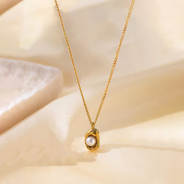 Aurora Pearl Necklace