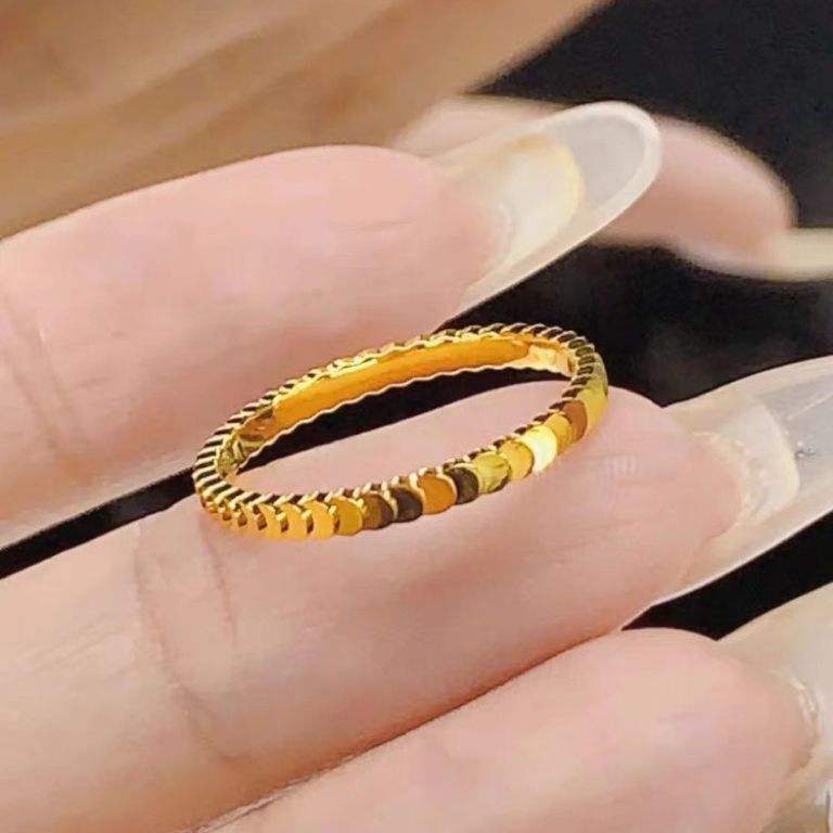 Minimal Fish Scale Ring