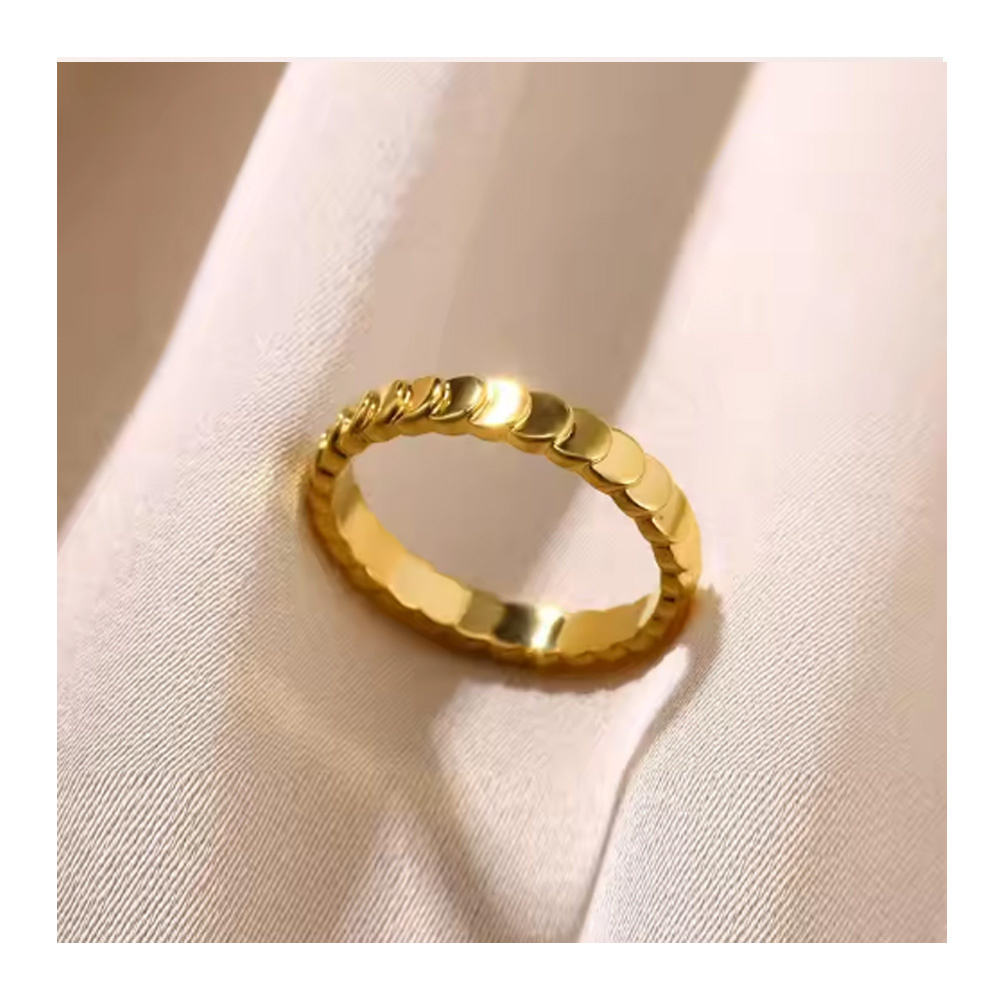 Minimal Fish Scale Ring