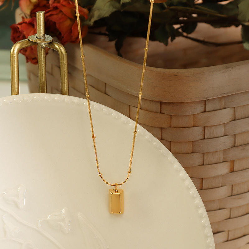 Minimal Bar Pendant Necklace