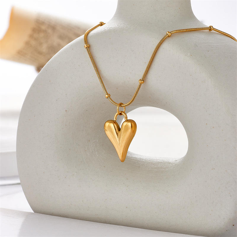 Heart Beeds Pendant Necklace