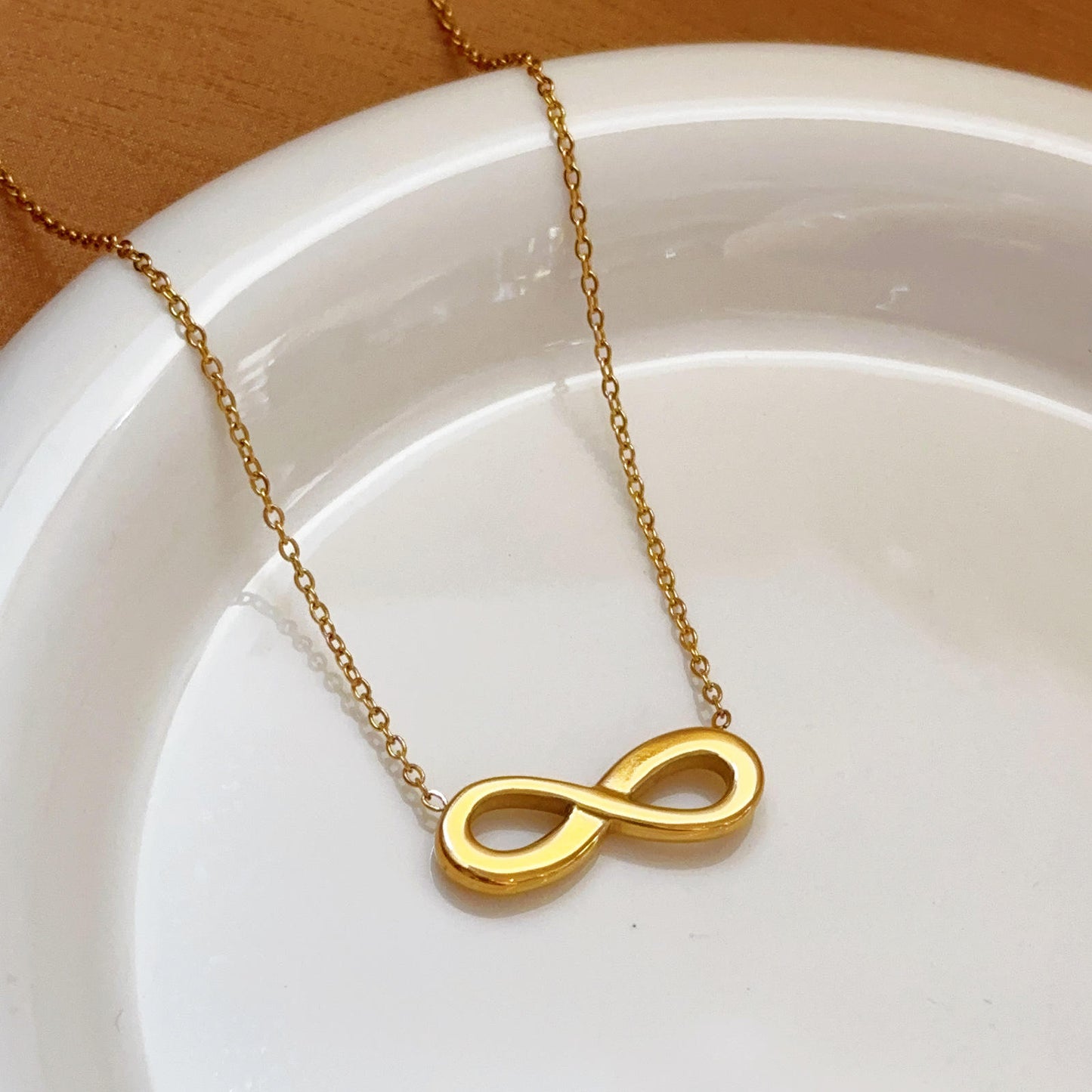 Infinite Pendant Necklace