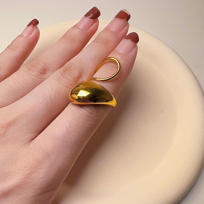 Oval Disc Ring