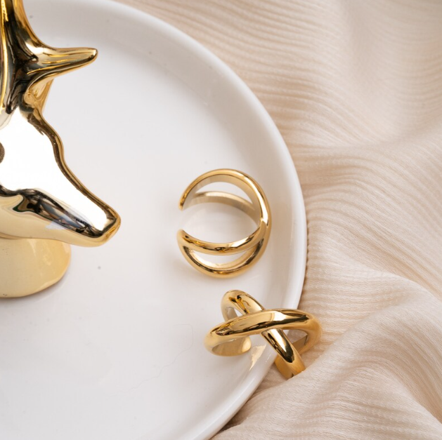 Criss Cross Shape Ring