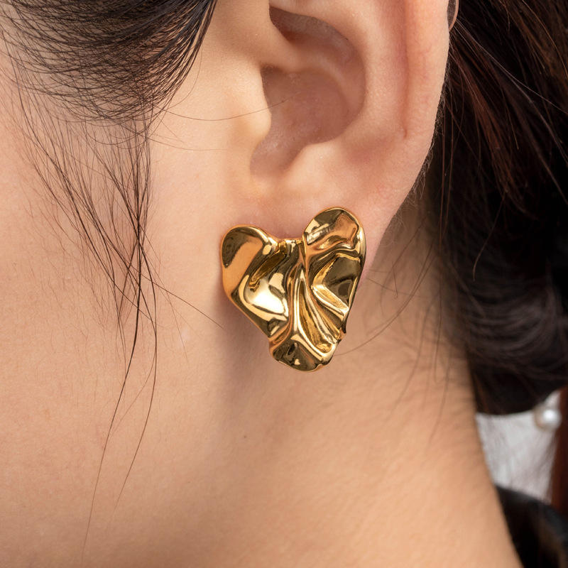 Crumple Heart Stud Earring
