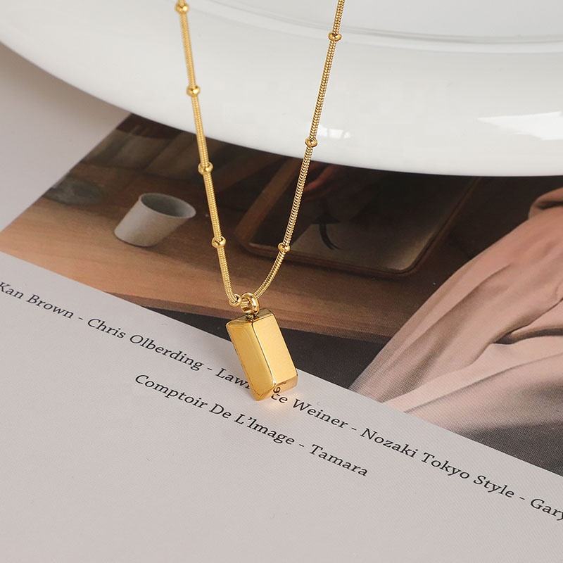 Minimal Bar Pendant Necklace