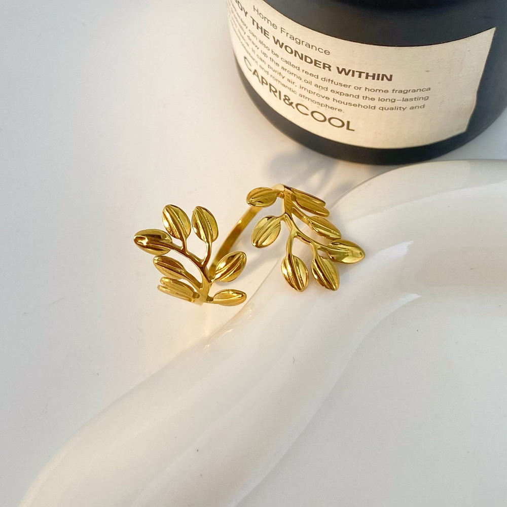Laurel Leaf Branch Adjustable Ring