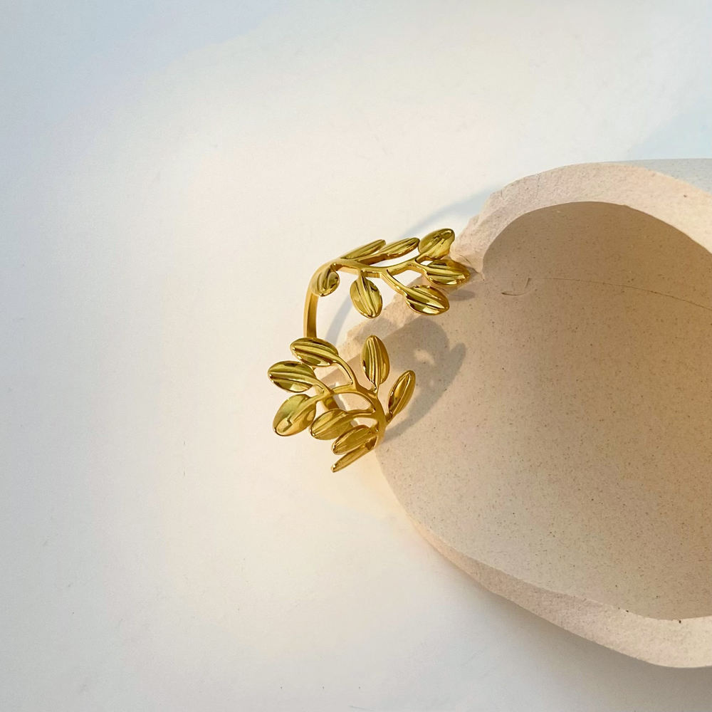 Laurel Leaf Branch Adjustable Ring