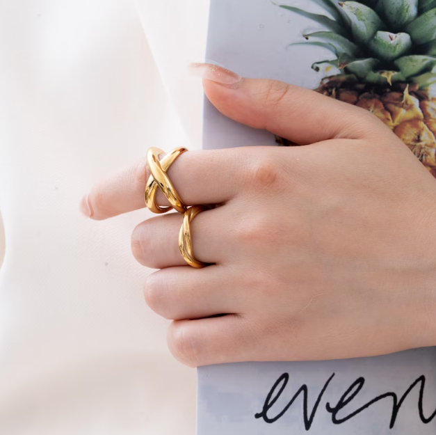 Criss Cross Shape Ring