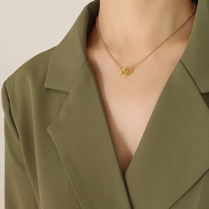 Interlocking Rings Pendant Necklace