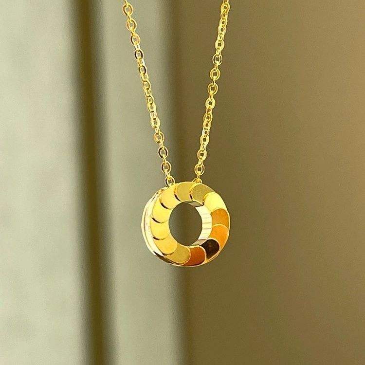 Round Circle Pendant Necklace