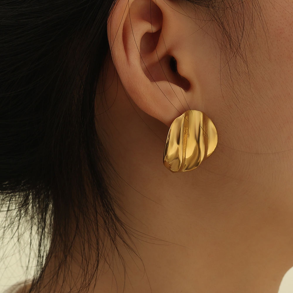 Wavy Dome Stud Earrings