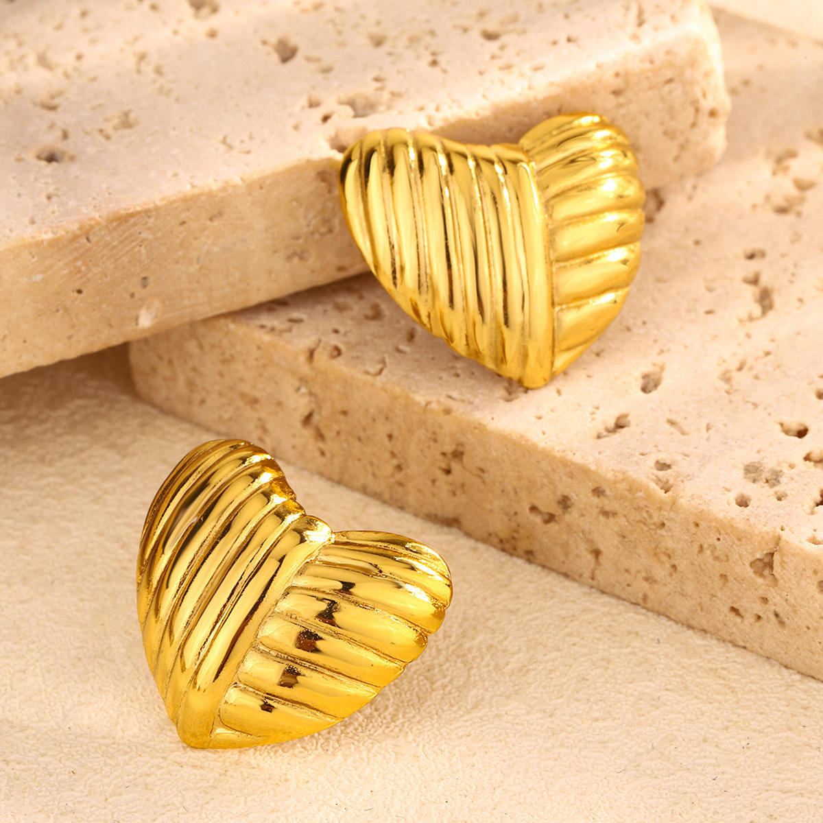 Ribbed Heart Stud Earrings