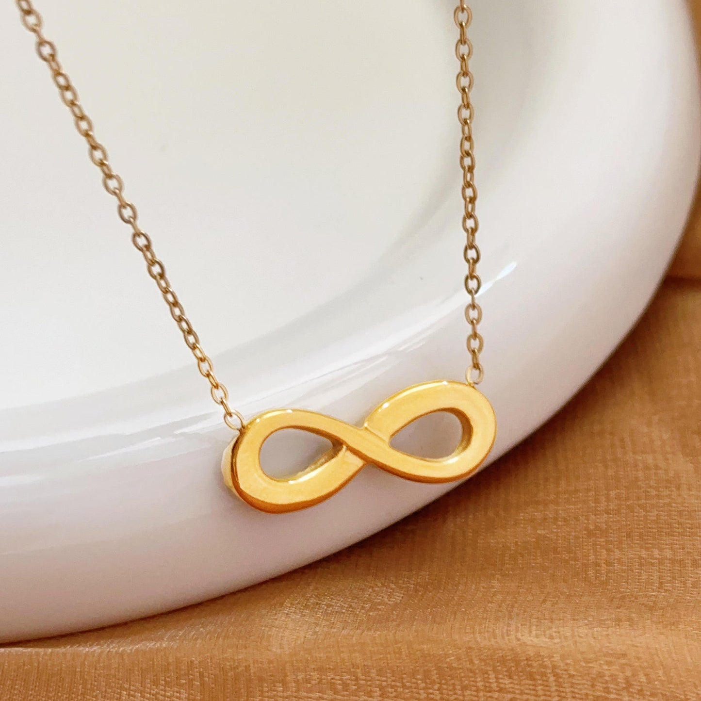 Infinite Pendant Necklace