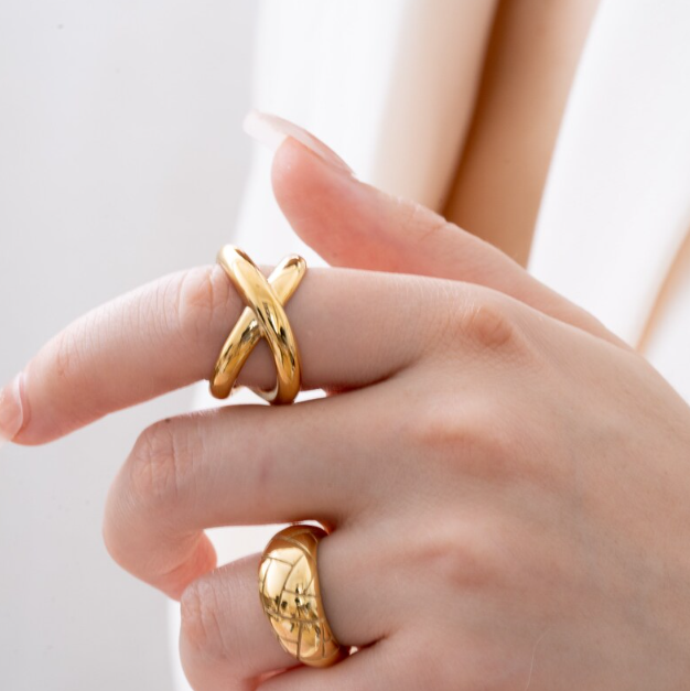Criss Cross Shape Ring