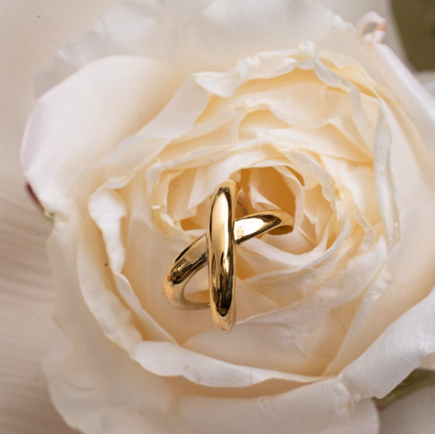 Criss Cross Shape Ring