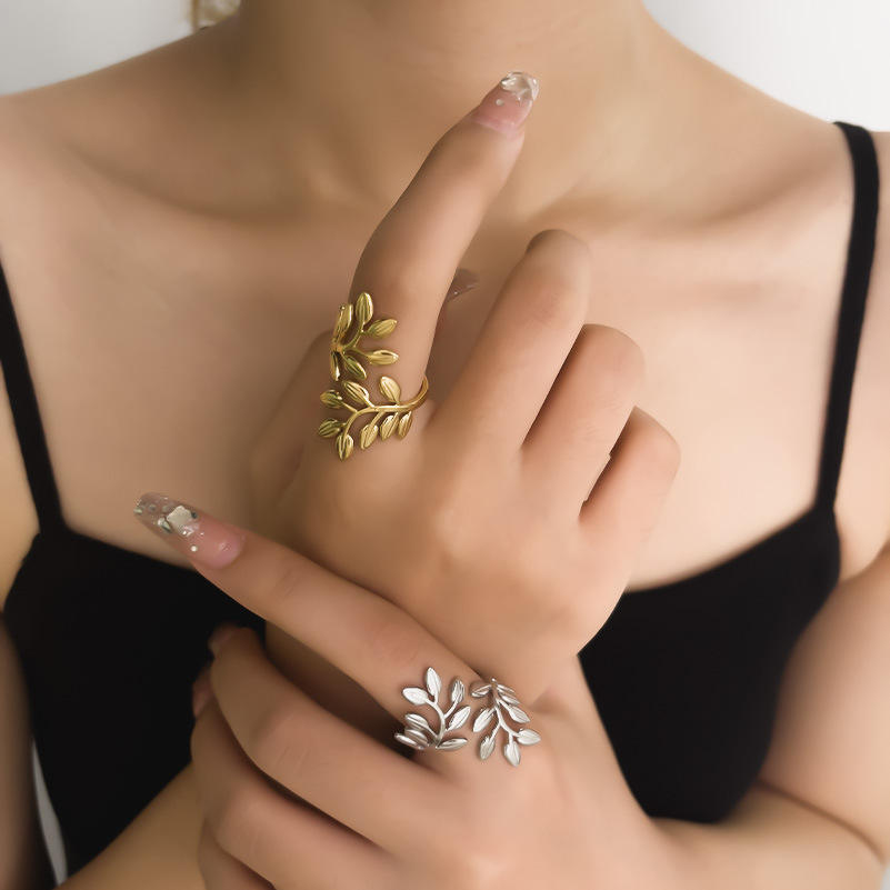 Laurel Leaf Branch Adjustable Ring